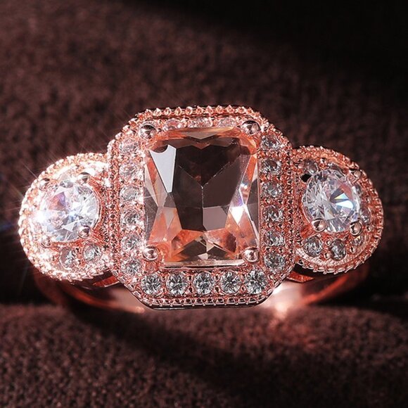 ▶Novel Radiant Cut Shiny CZ Rose Gold Plated Beautiful Ring for Women, L057